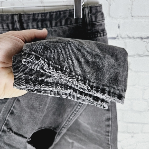 MANDEE | 90s ultra high rise tapered leg distressed mom jeans - Picture 6 of 10